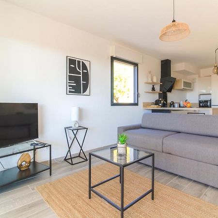 Select' - T2 A Saint-Clair Avec Terrasse, Piscine Et Parking ! - 180Sud-A12 Appartement Le Lavandou Buitenkant foto