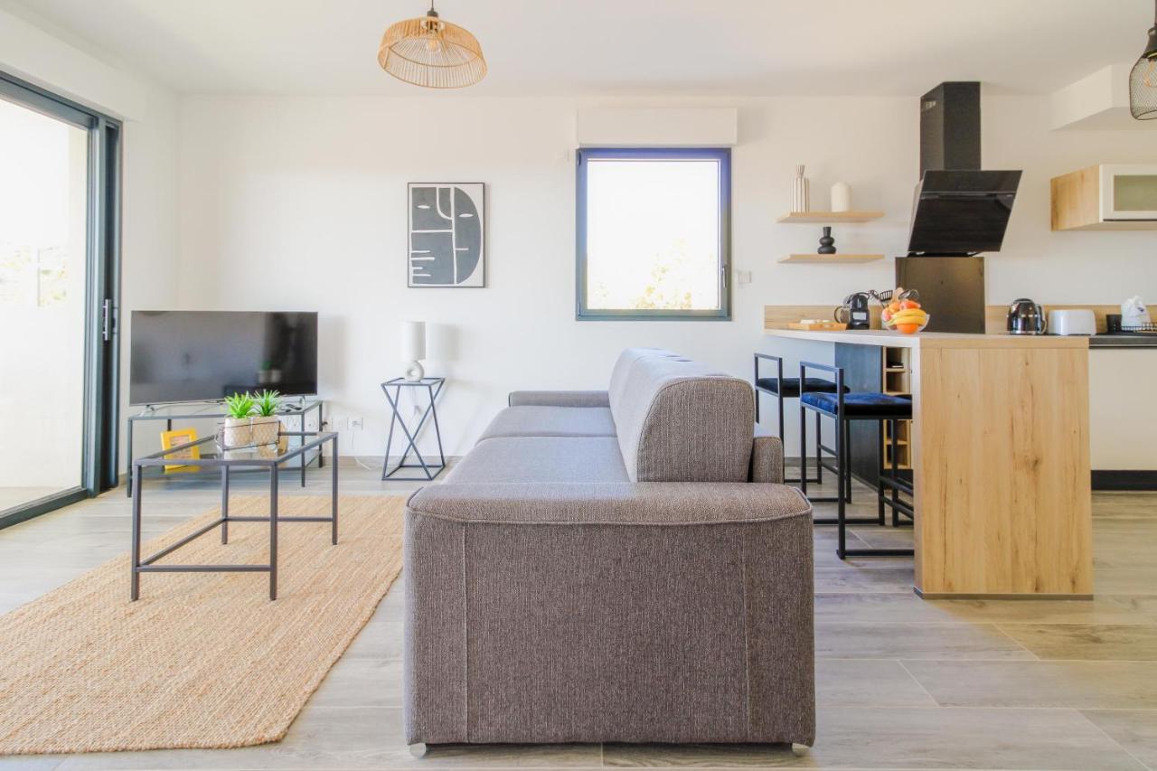 Select' - T2 A Saint-Clair Avec Terrasse, Piscine Et Parking ! - 180Sud-A12 Appartement Le Lavandou Buitenkant foto